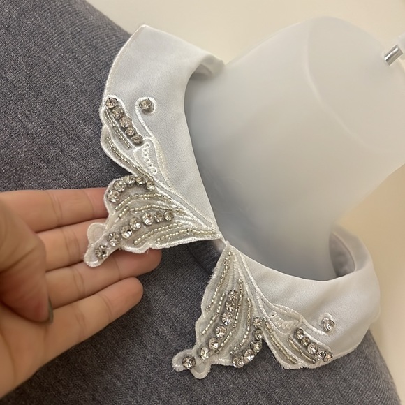 Vila Milano Crystal Lace Collar With Pearl Button Closure - Picture 3 of 13